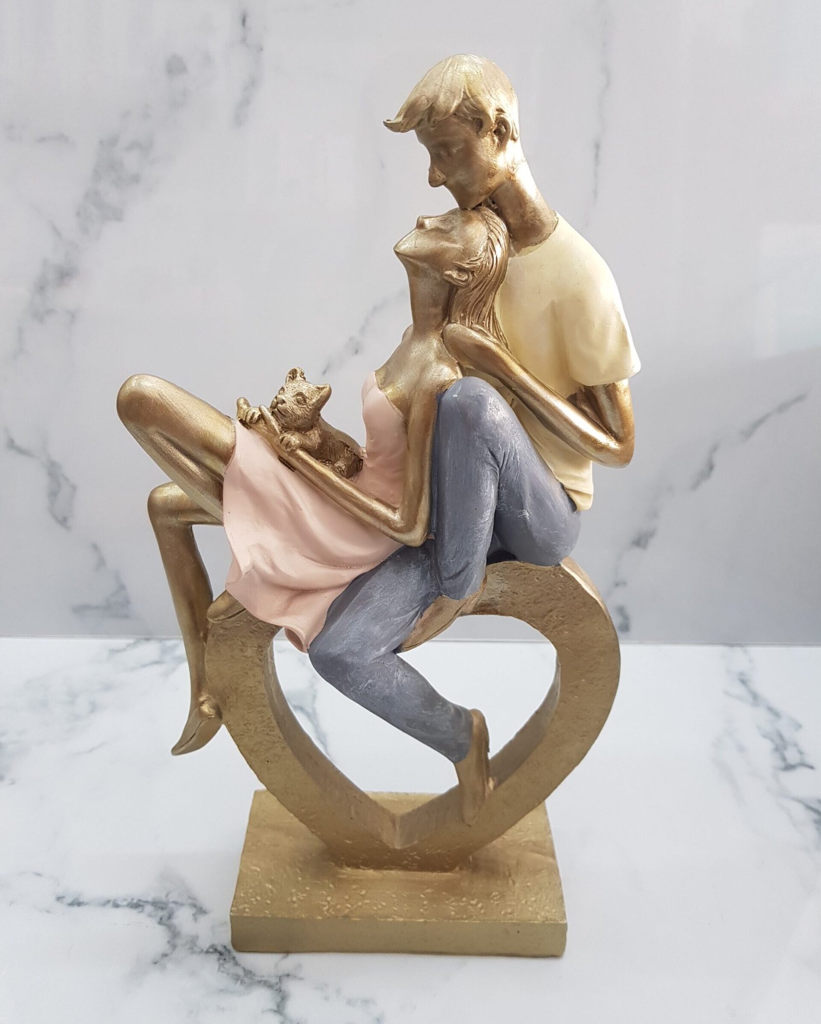 Adorno Novios Sentados.