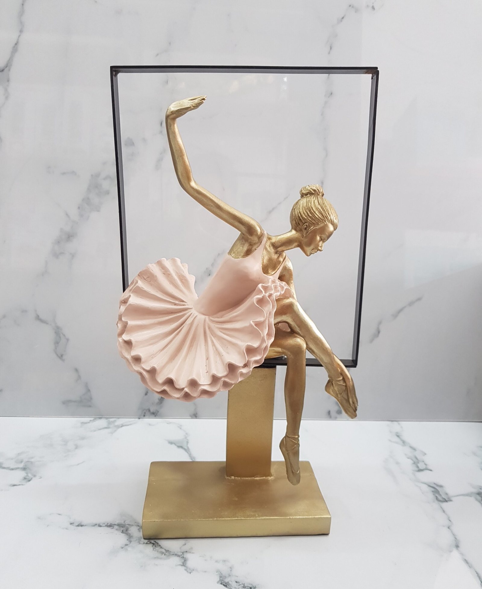 Adorno Bailarina De Ballet Sentada.