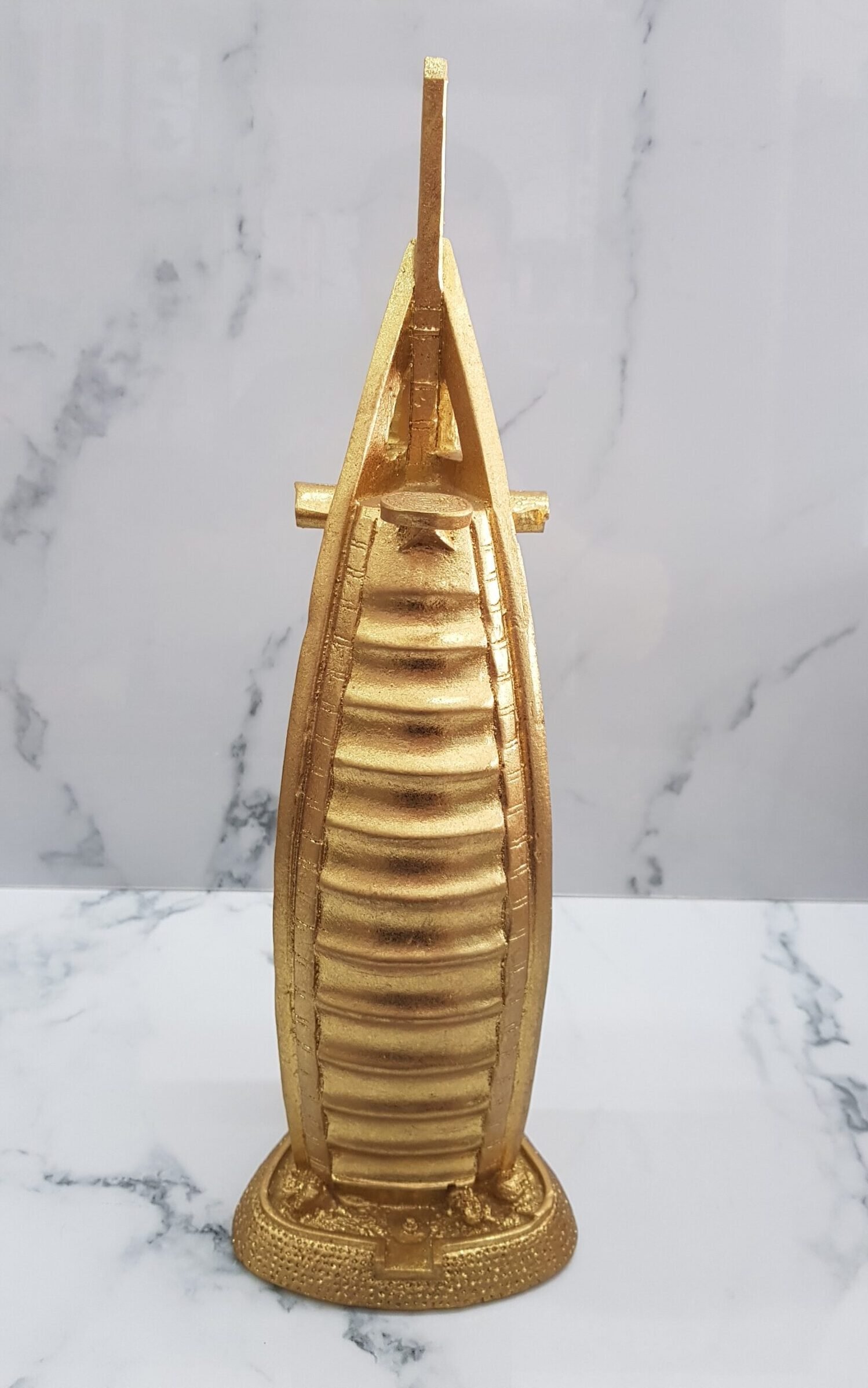 Adorno Dubái Dorado.