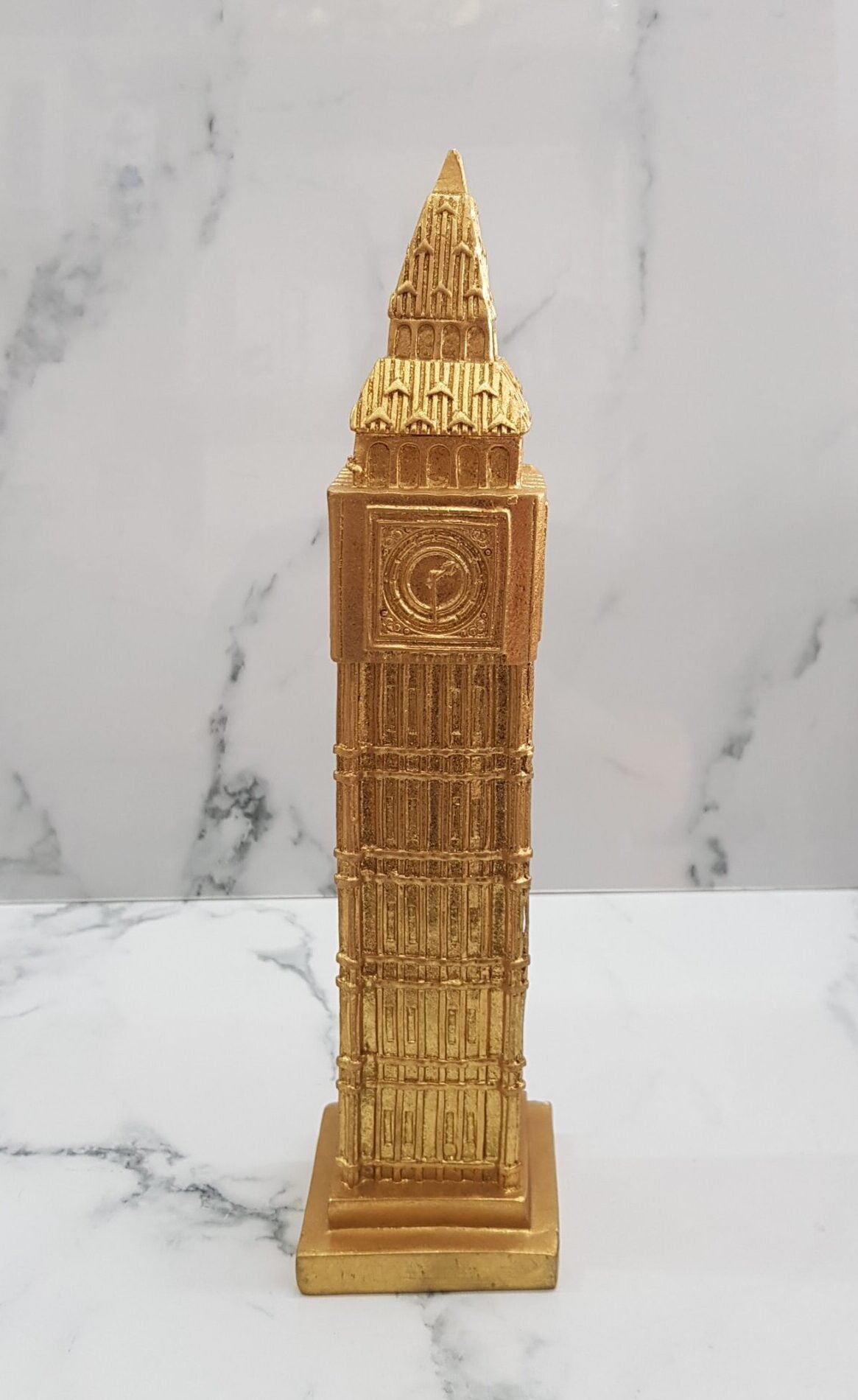 Adorno Dorado De La Torre Reloj.