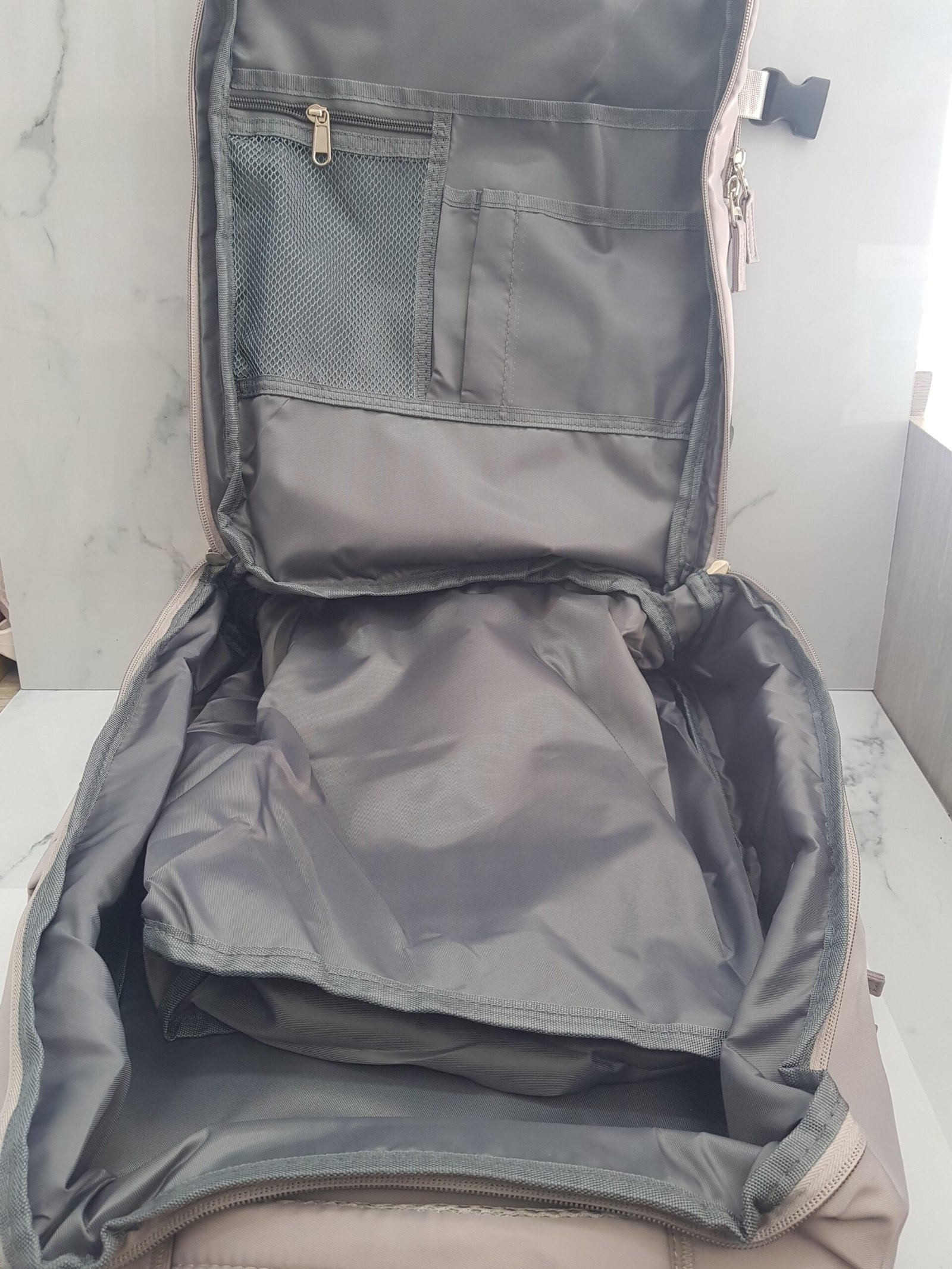 Maletín Para Viaje De Mano. - Imagen 7