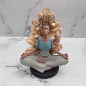 Adorno Mujer Haciendo Yoga